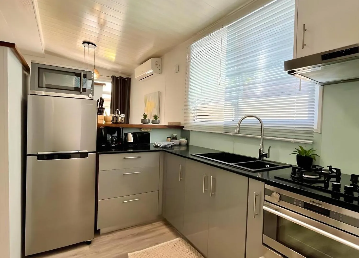 Tiaki Guesthouse - Cozy Modern Studio - 5Min Drive From The Beach And Punaauia Center